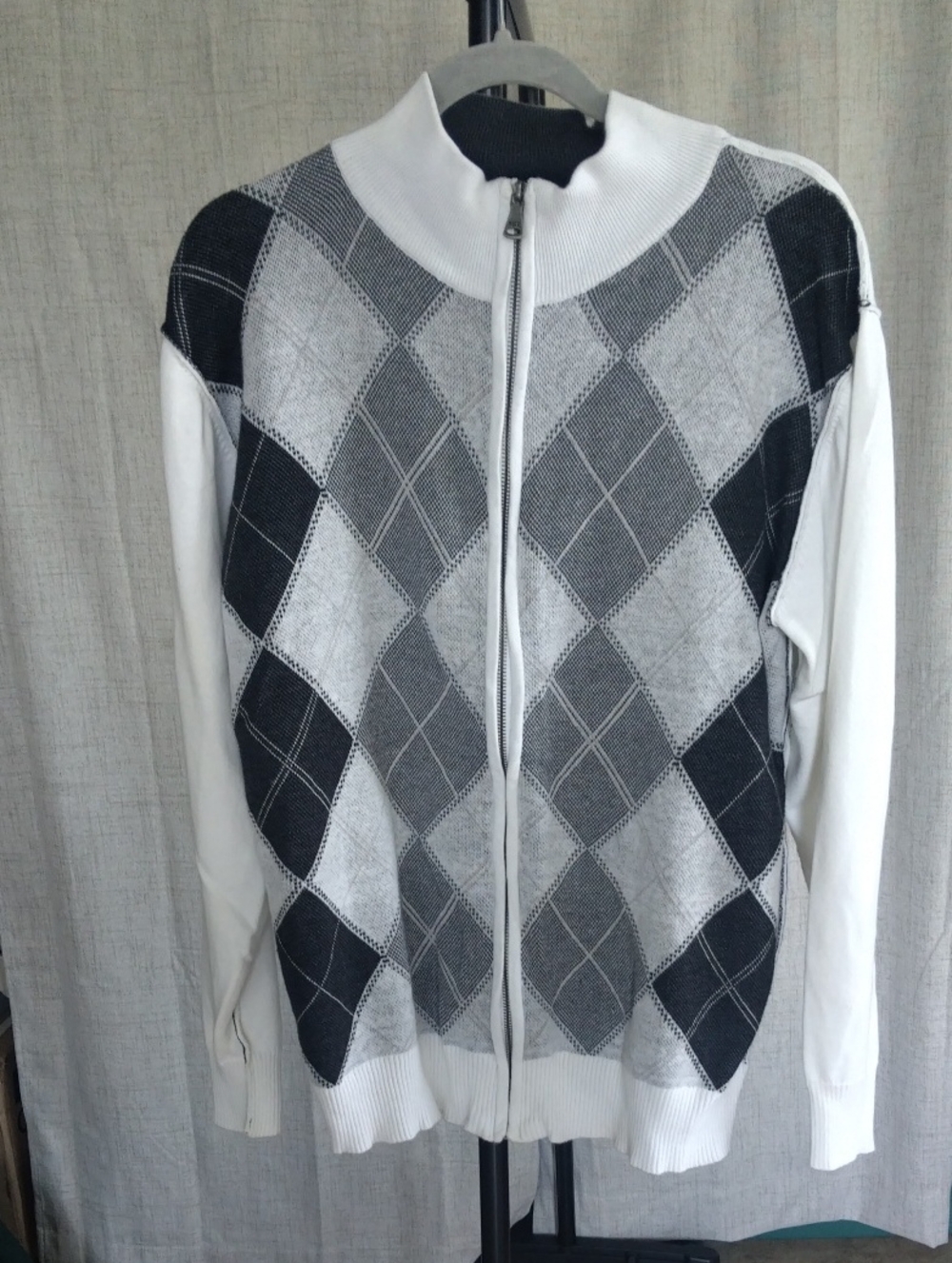 BKE White and Gray Argyle Zip-Up Sweater Men's Size Large